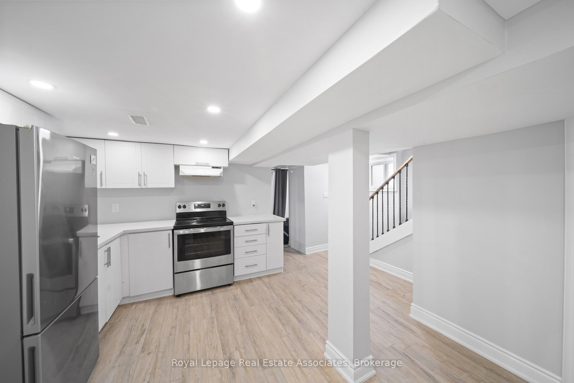 Photo 19 of 305 Weir Street N, Hamilton, Homeside — HOMEH