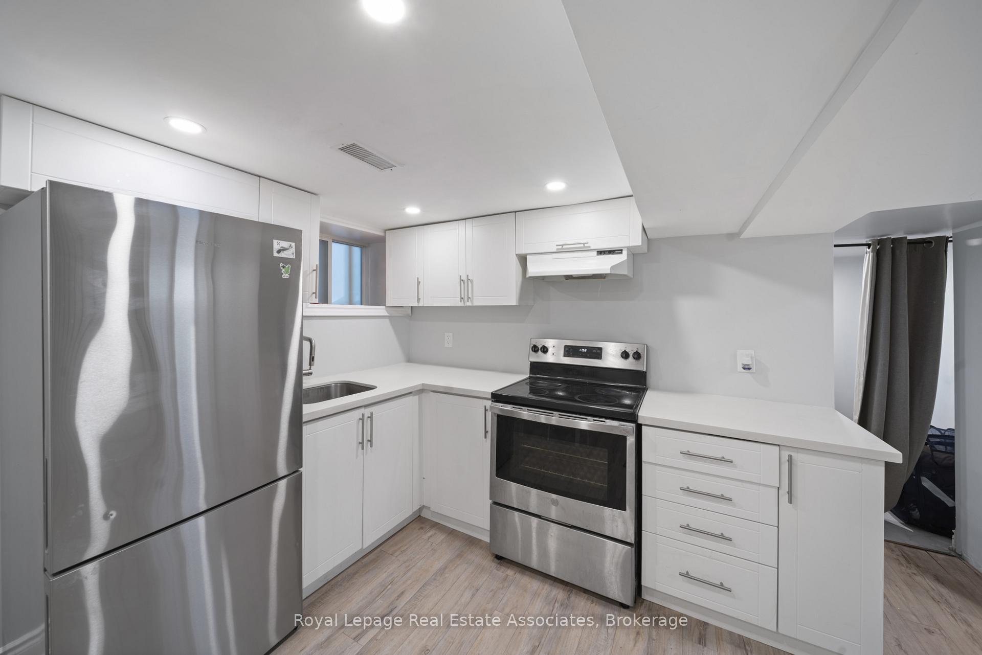 Photo 20 of 305 Weir Street N, Hamilton, Homeside — HOMEH