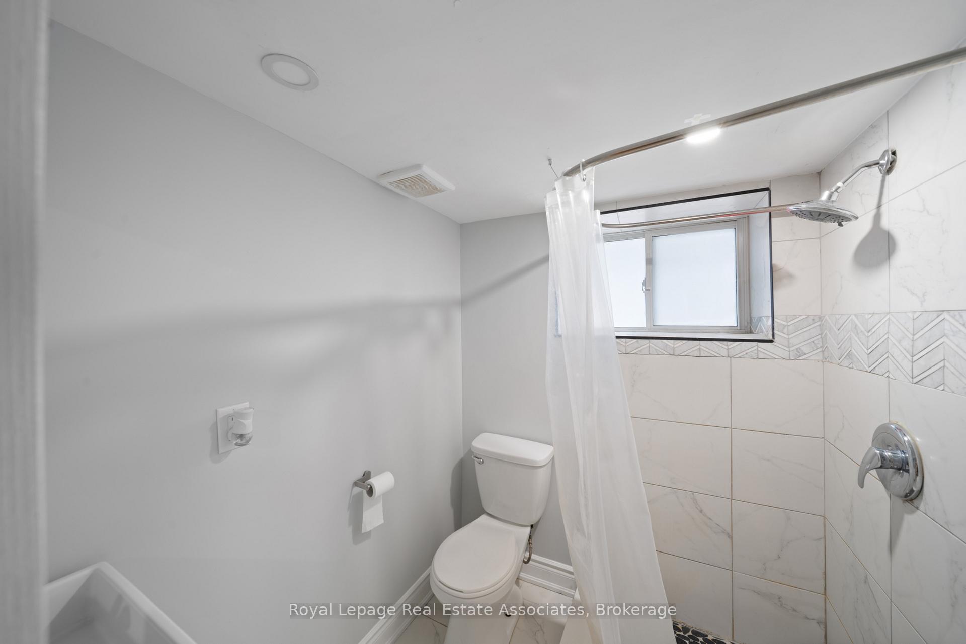 Photo 23 of 305 Weir Street N, Hamilton, Homeside — HOMEH