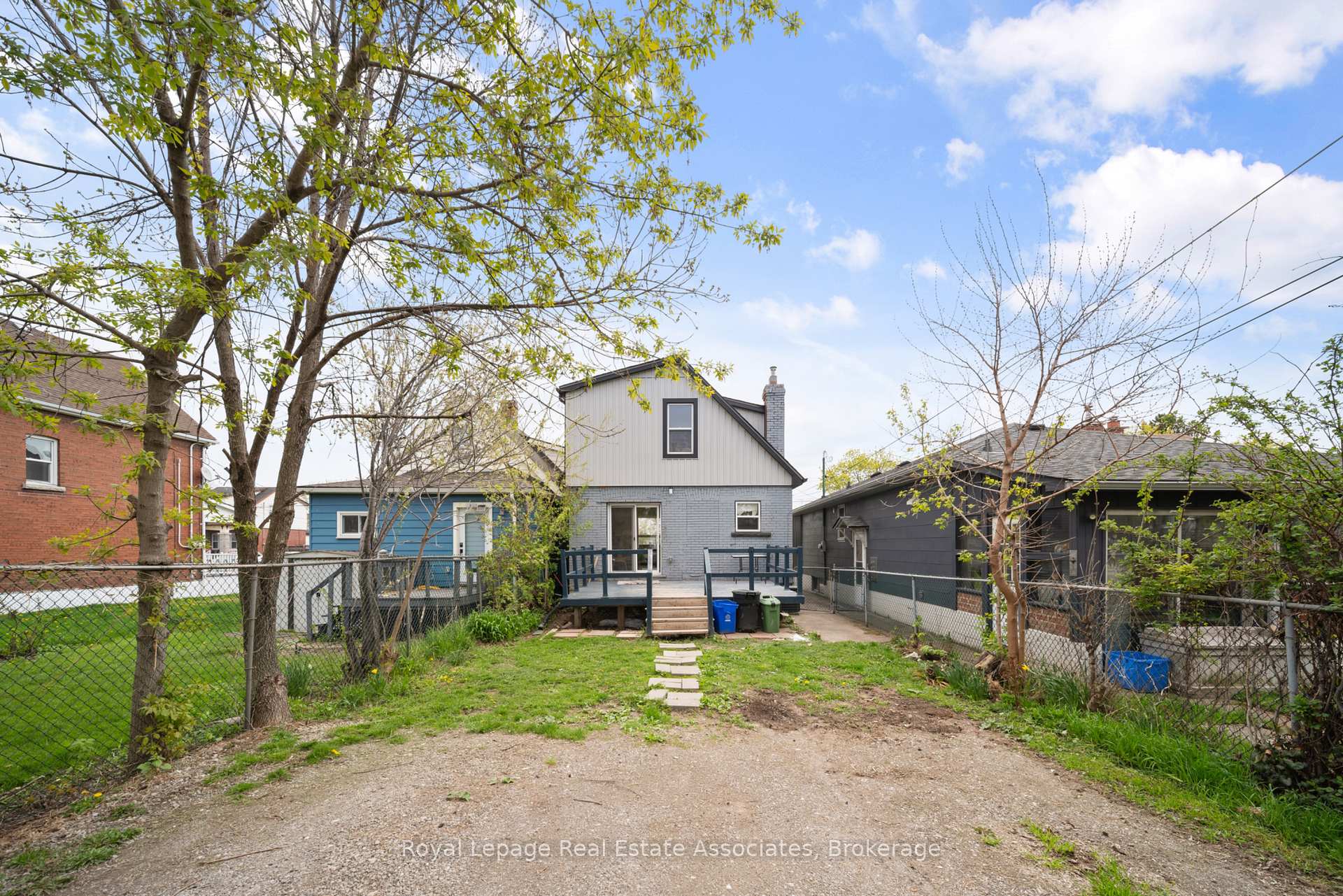 Photo 27 of 305 Weir Street N, Hamilton, Homeside — HOMEH
