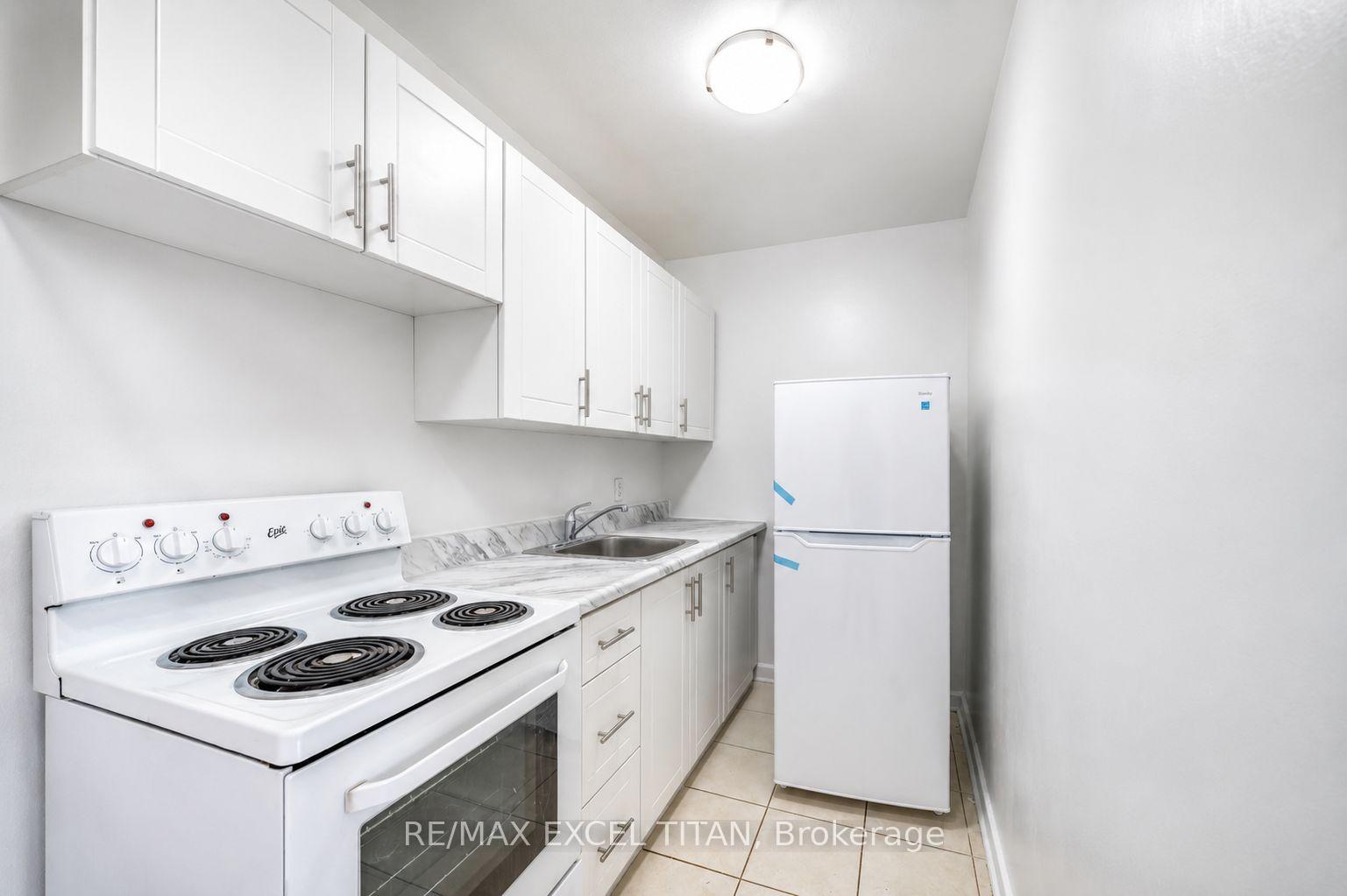 Photo 5 of Unit 615, 165 Cosburn Avenue, Toronto, Danforth Village-East York — HOMEH