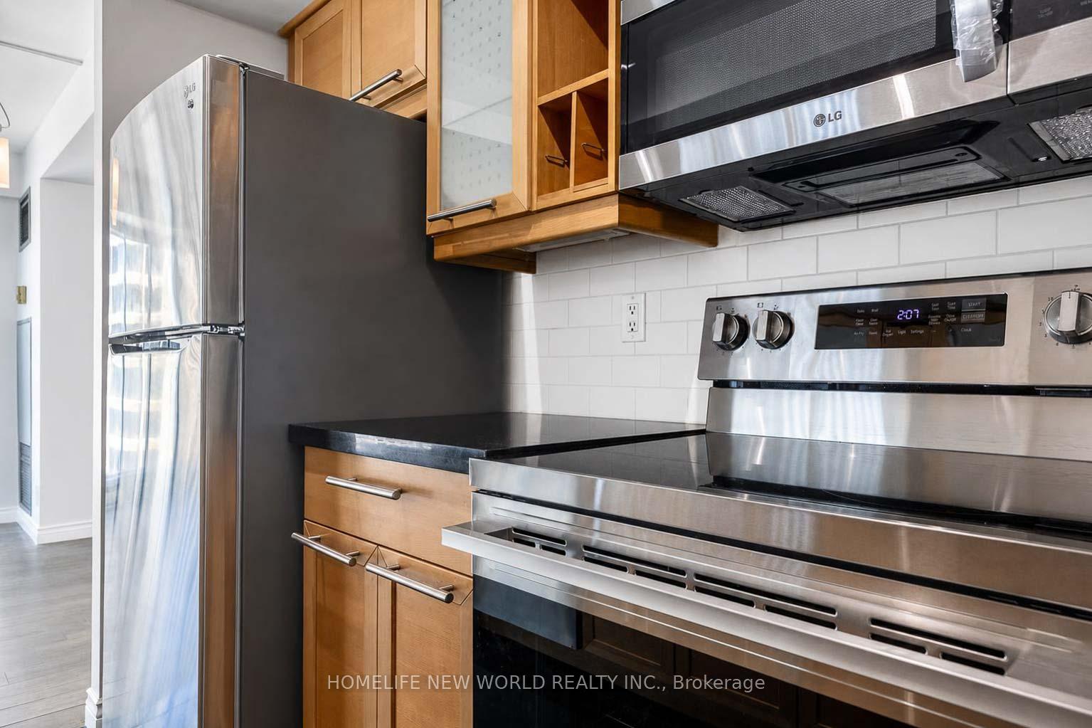 Photo 9 of Unit 1602, 77 Harbour Square, Toronto, Waterfront Communities — HOMEH