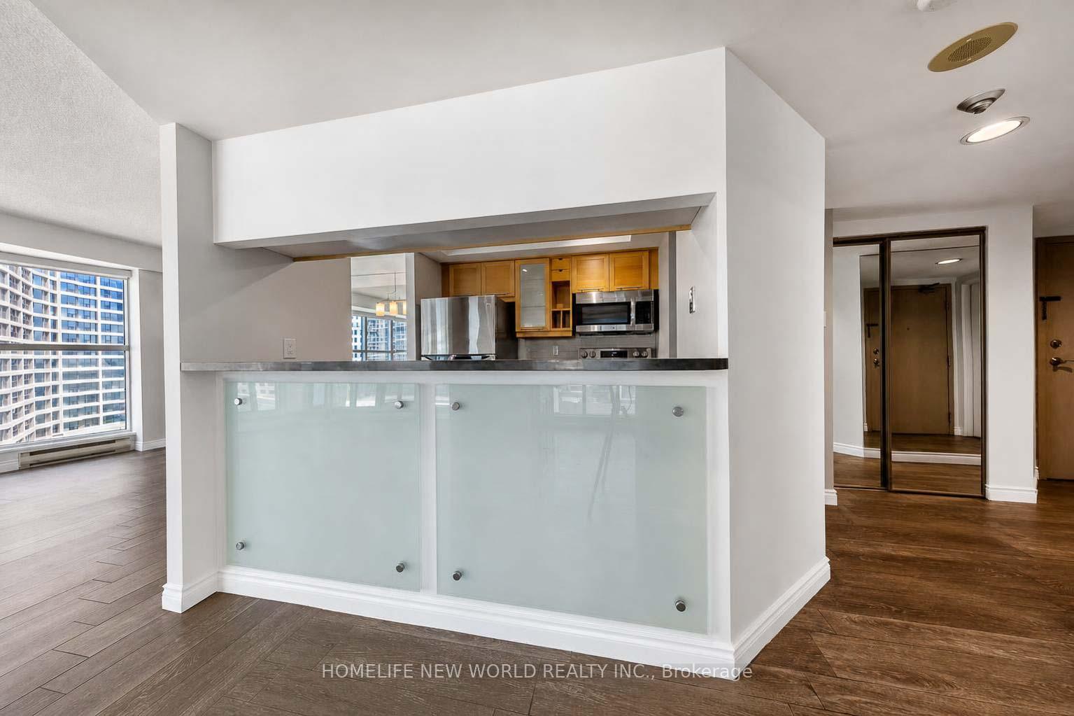 Photo 11 of Unit 1602, 77 Harbour Square, Toronto, Waterfront Communities — HOMEH