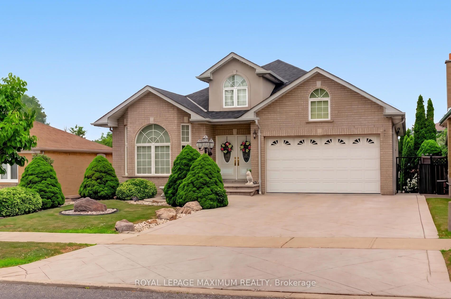 Photo 1 of 378 Rustic Road, North York, Maple Leaf — HOMEH