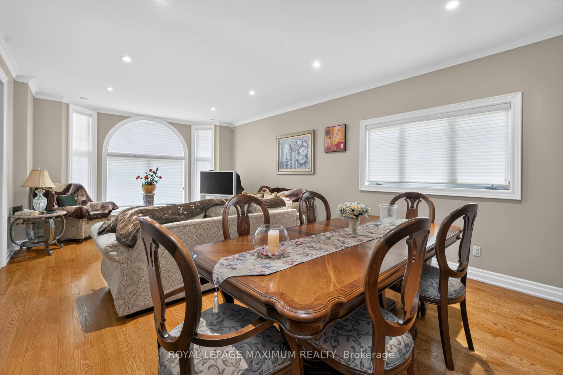 Photo 10 of 378 Rustic Road, North York, Maple Leaf — HOMEH