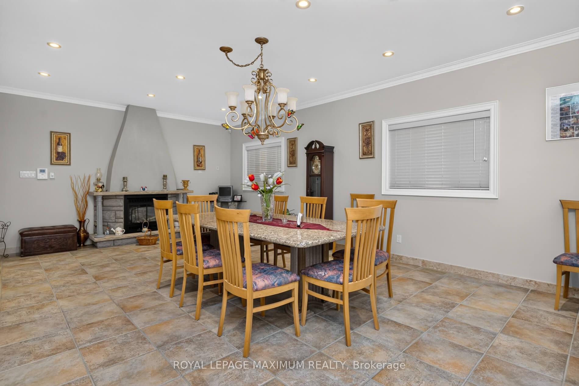 Photo 12 of 378 Rustic Road, North York, Maple Leaf — HOMEH