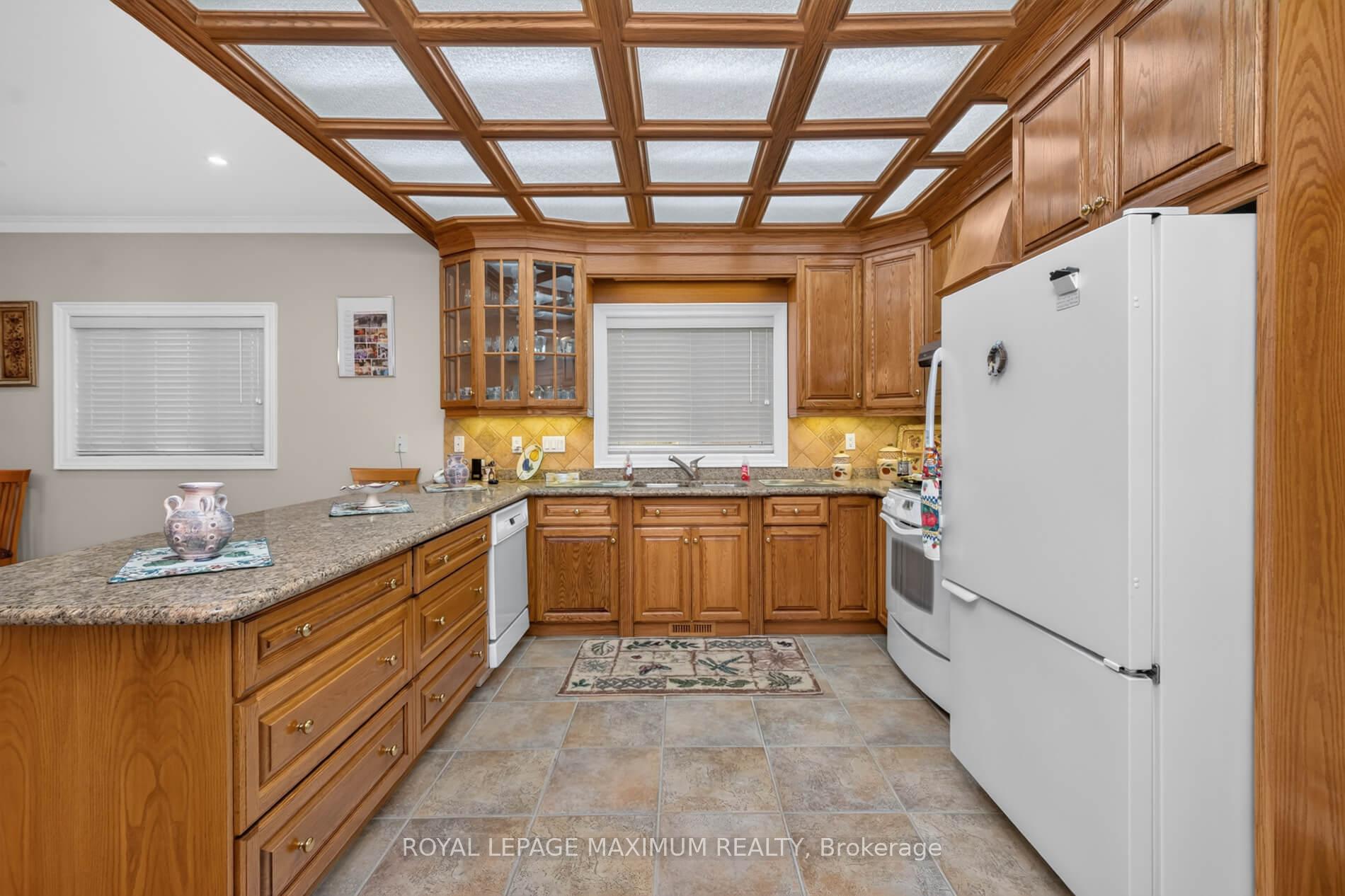 Photo 17 of 378 Rustic Road, North York, Maple Leaf — HOMEH