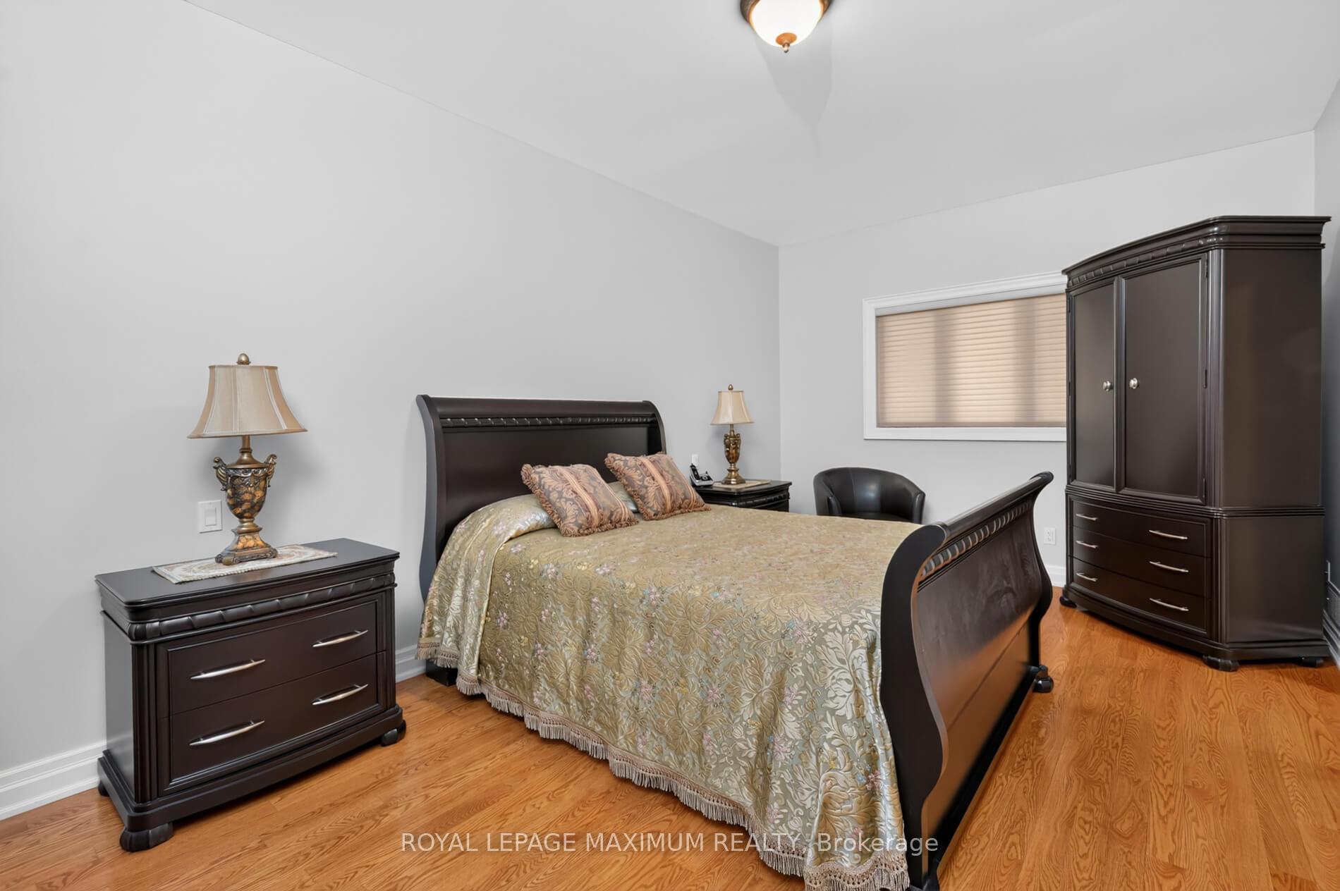 Photo 20 of 378 Rustic Road, North York, Maple Leaf — HOMEH