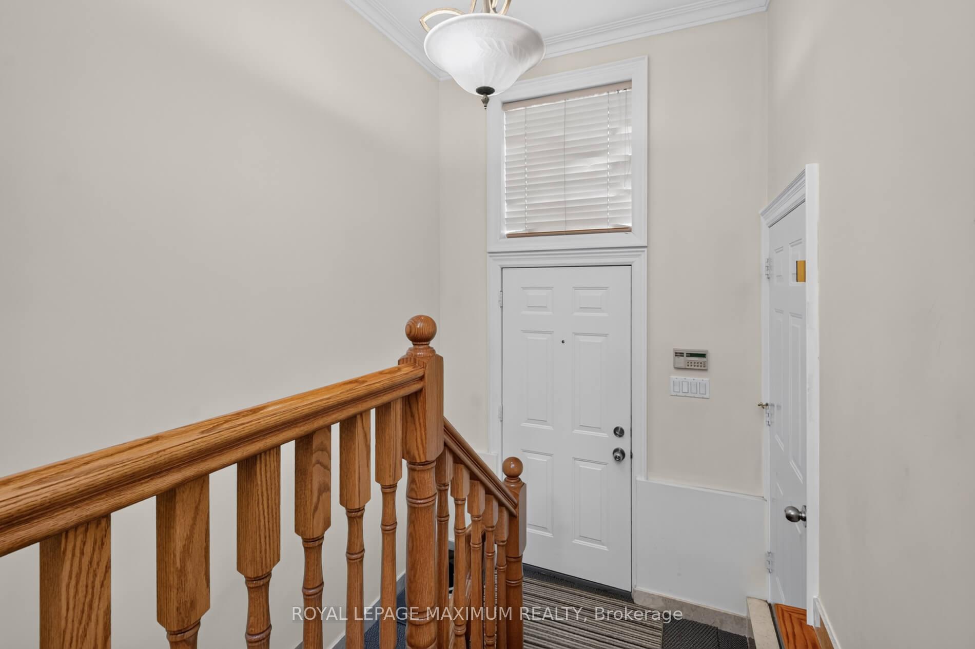 Photo 26 of 378 Rustic Road, North York, Maple Leaf — HOMEH