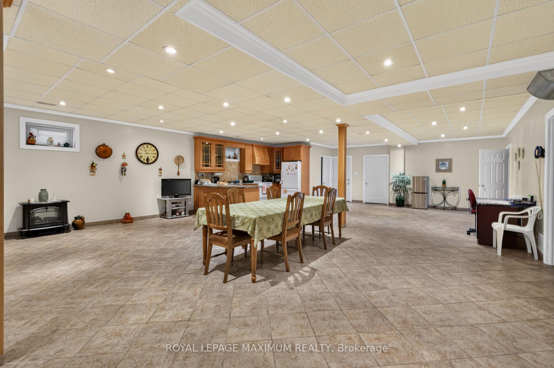 Photo 30 of 378 Rustic Road, North York, Maple Leaf — HOMEH