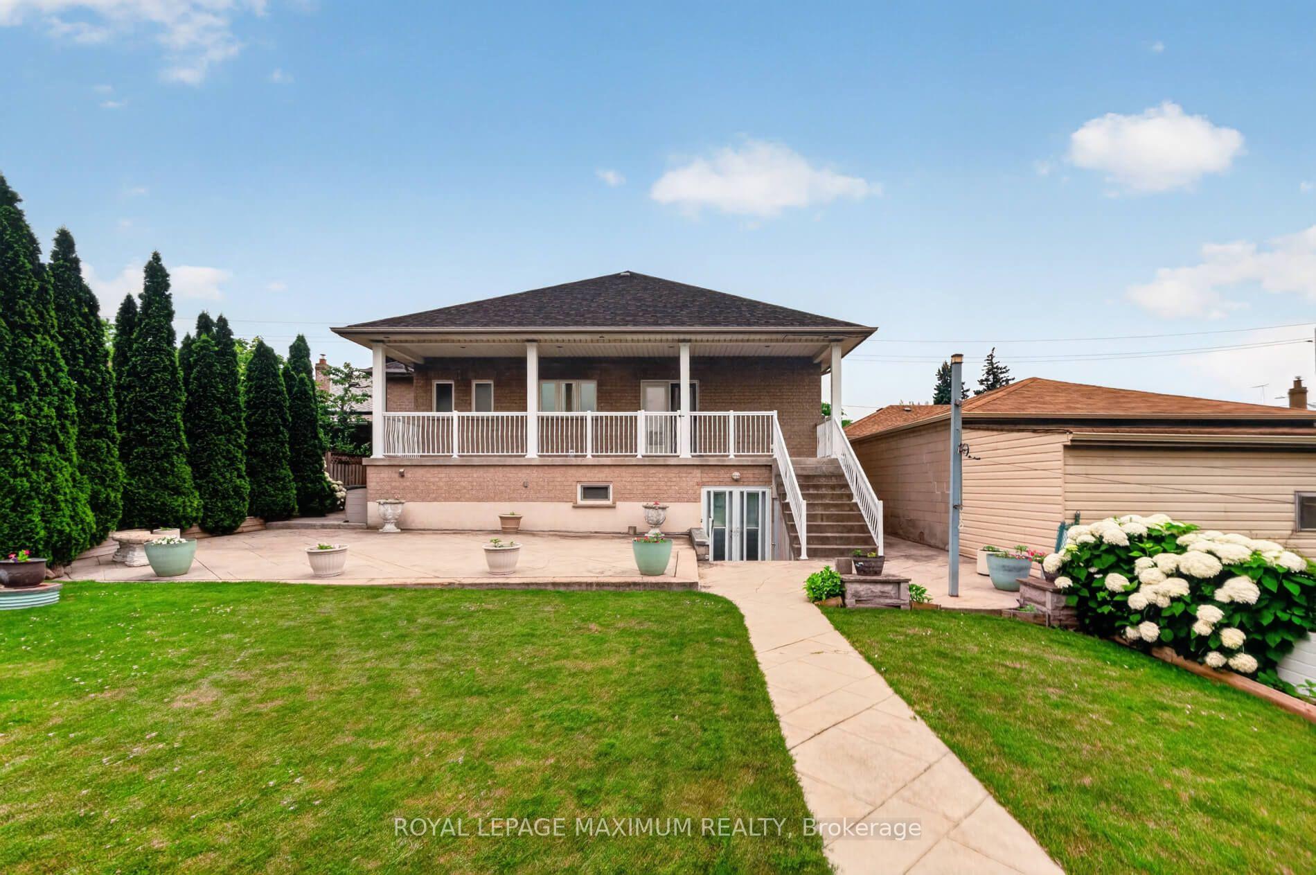 Photo 44 of 378 Rustic Road, North York, Maple Leaf — HOMEH