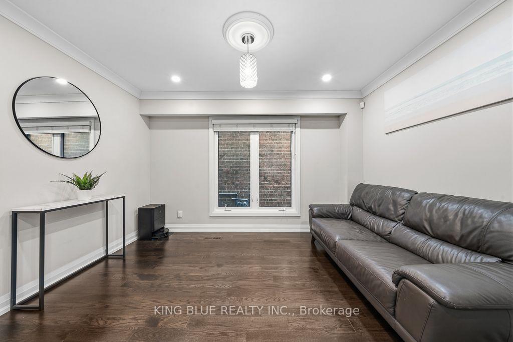 Photo 5 of 56 Thornbury Circle, Vaughan, Crestwood-Springfarm-Yorkhill — HOMEH