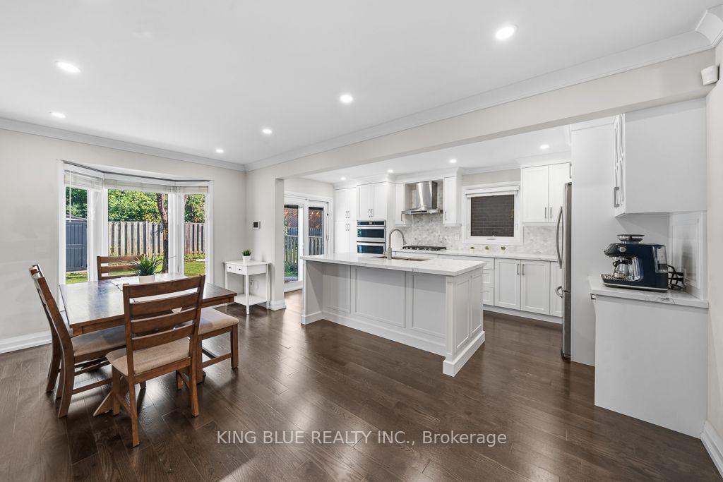 Photo 9 of 56 Thornbury Circle, Vaughan, Crestwood-Springfarm-Yorkhill — HOMEH