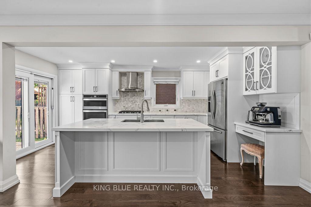 Photo 11 of 56 Thornbury Circle, Vaughan, Crestwood-Springfarm-Yorkhill — HOMEH