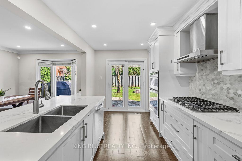 Photo 15 of 56 Thornbury Circle, Vaughan, Crestwood-Springfarm-Yorkhill — HOMEH