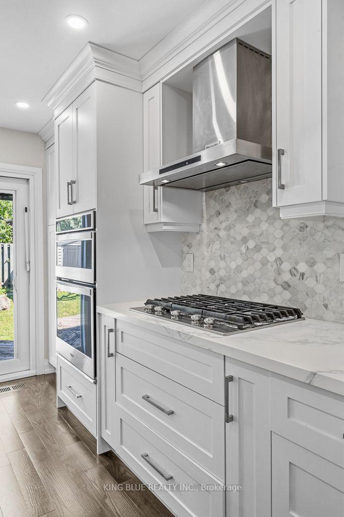 Photo 16 of 56 Thornbury Circle, Vaughan, Crestwood-Springfarm-Yorkhill — HOMEH