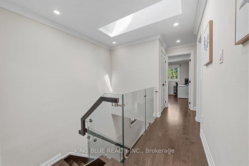 Photo 19 of 56 Thornbury Circle, Vaughan, Crestwood-Springfarm-Yorkhill — HOMEH