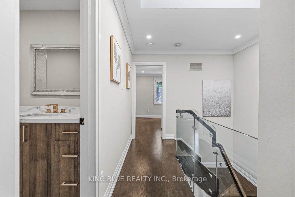 Photo 26 of 56 Thornbury Circle, Vaughan, Crestwood-Springfarm-Yorkhill — HOMEH