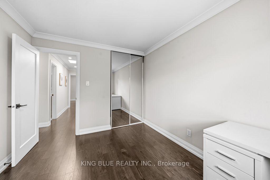 Photo 30 of 56 Thornbury Circle, Vaughan, Crestwood-Springfarm-Yorkhill — HOMEH