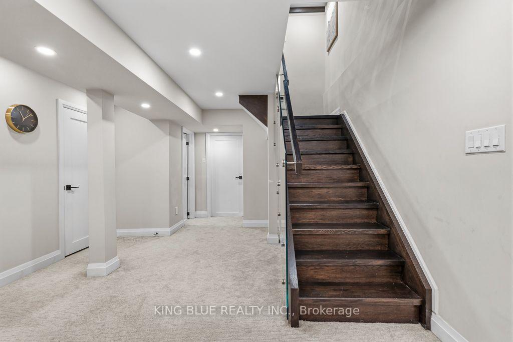 Photo 46 of 56 Thornbury Circle, Vaughan, Crestwood-Springfarm-Yorkhill — HOMEH