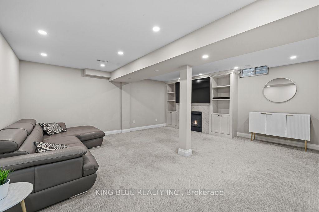 Photo 47 of 56 Thornbury Circle, Vaughan, Crestwood-Springfarm-Yorkhill — HOMEH