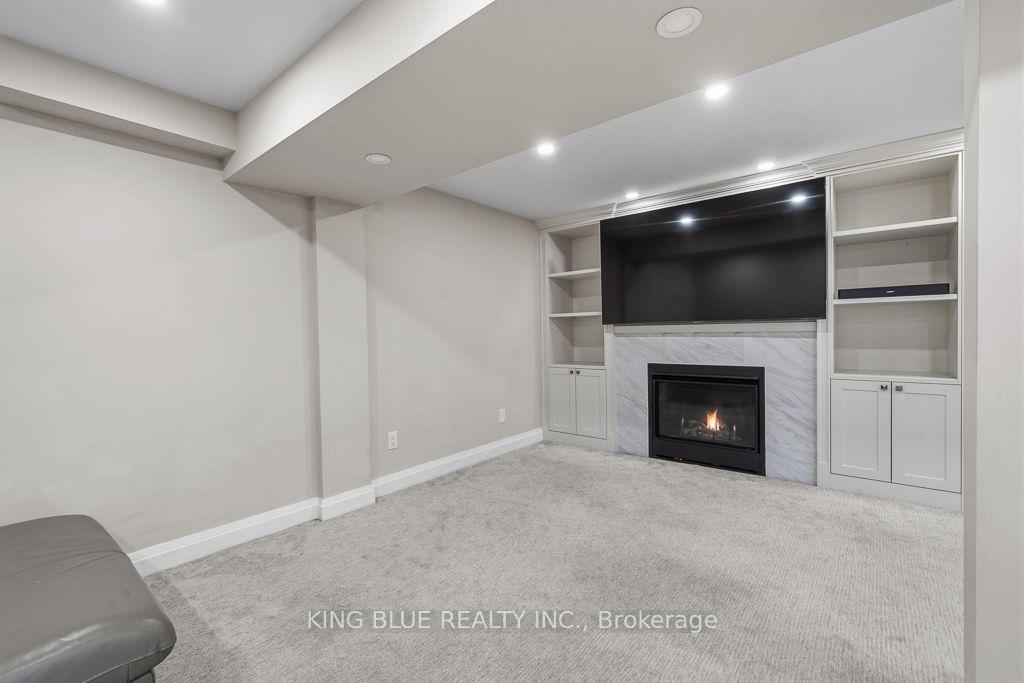 Photo 33 of 56 Thornbury Circle, Vaughan, Crestwood-Springfarm-Yorkhill — HOMEH