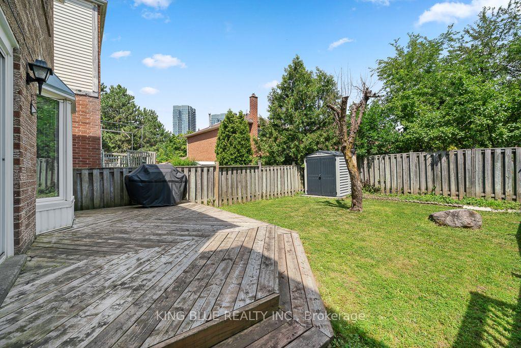 Photo 37 of 56 Thornbury Circle, Vaughan, Crestwood-Springfarm-Yorkhill — HOMEH