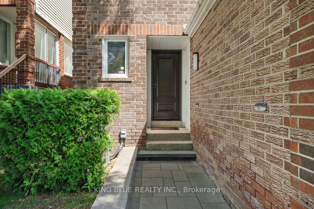 Photo 41 of 56 Thornbury Circle, Vaughan, Crestwood-Springfarm-Yorkhill — HOMEH