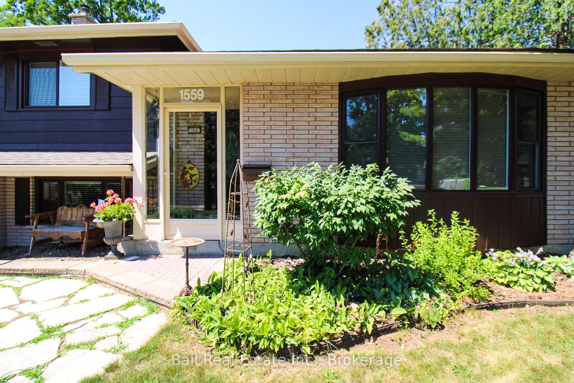 Photo 3 of 1559 Westbrook Drive, Peterborough, Monaghan Ward 2 — HOMEH
