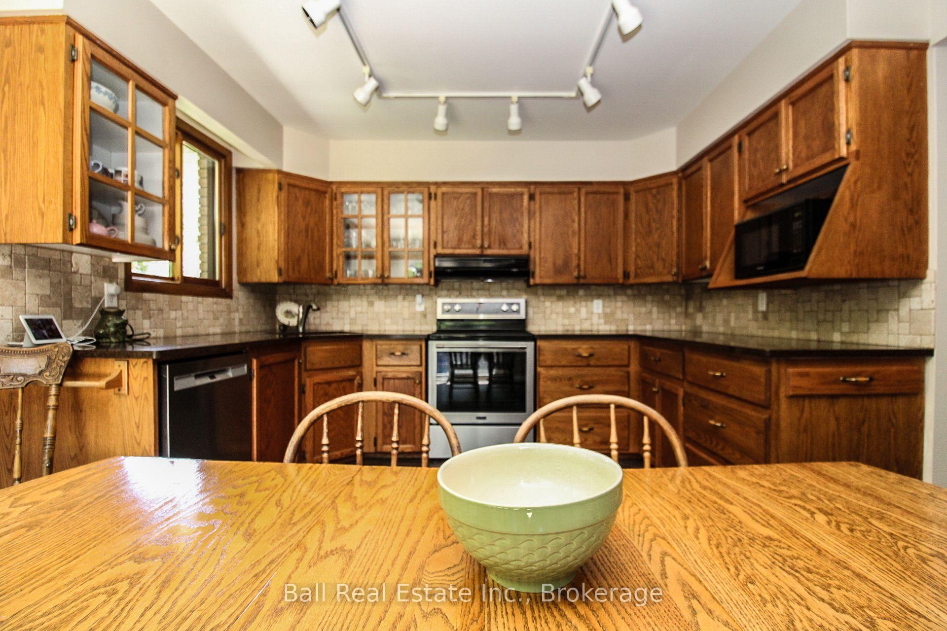 Photo 13 of 1559 Westbrook Drive, Peterborough, Monaghan Ward 2 — HOMEH