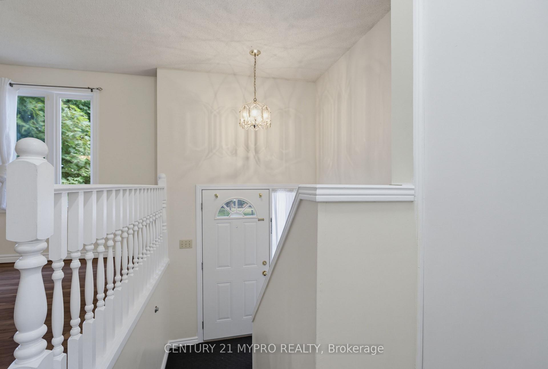 Photo 4 of 143 Ardsley Crescent, London, North I — HOMEH
