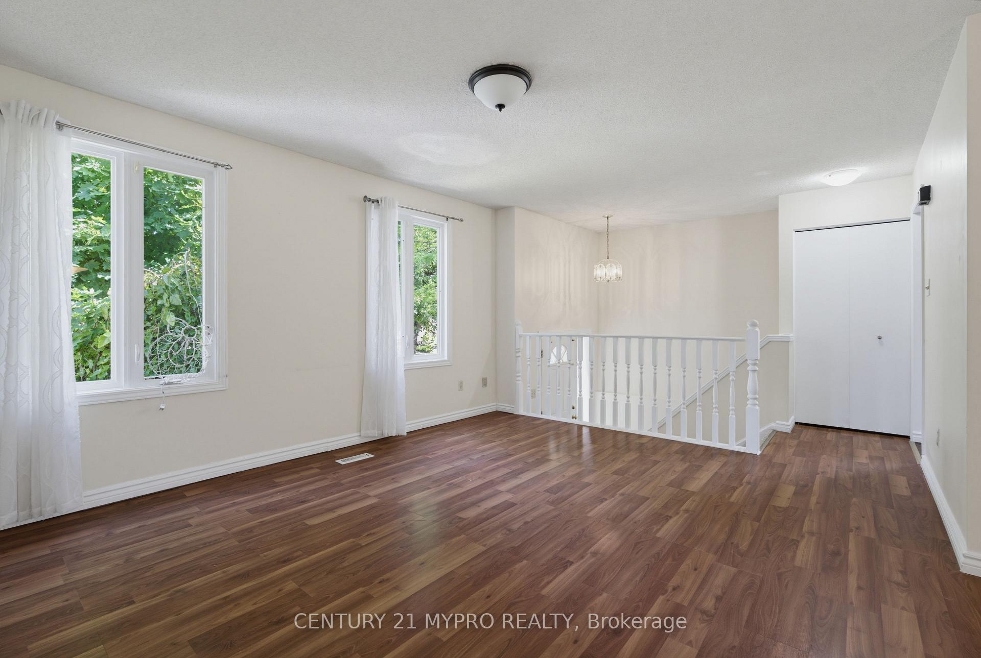 Photo 7 of 143 Ardsley Crescent, London, North I — HOMEH