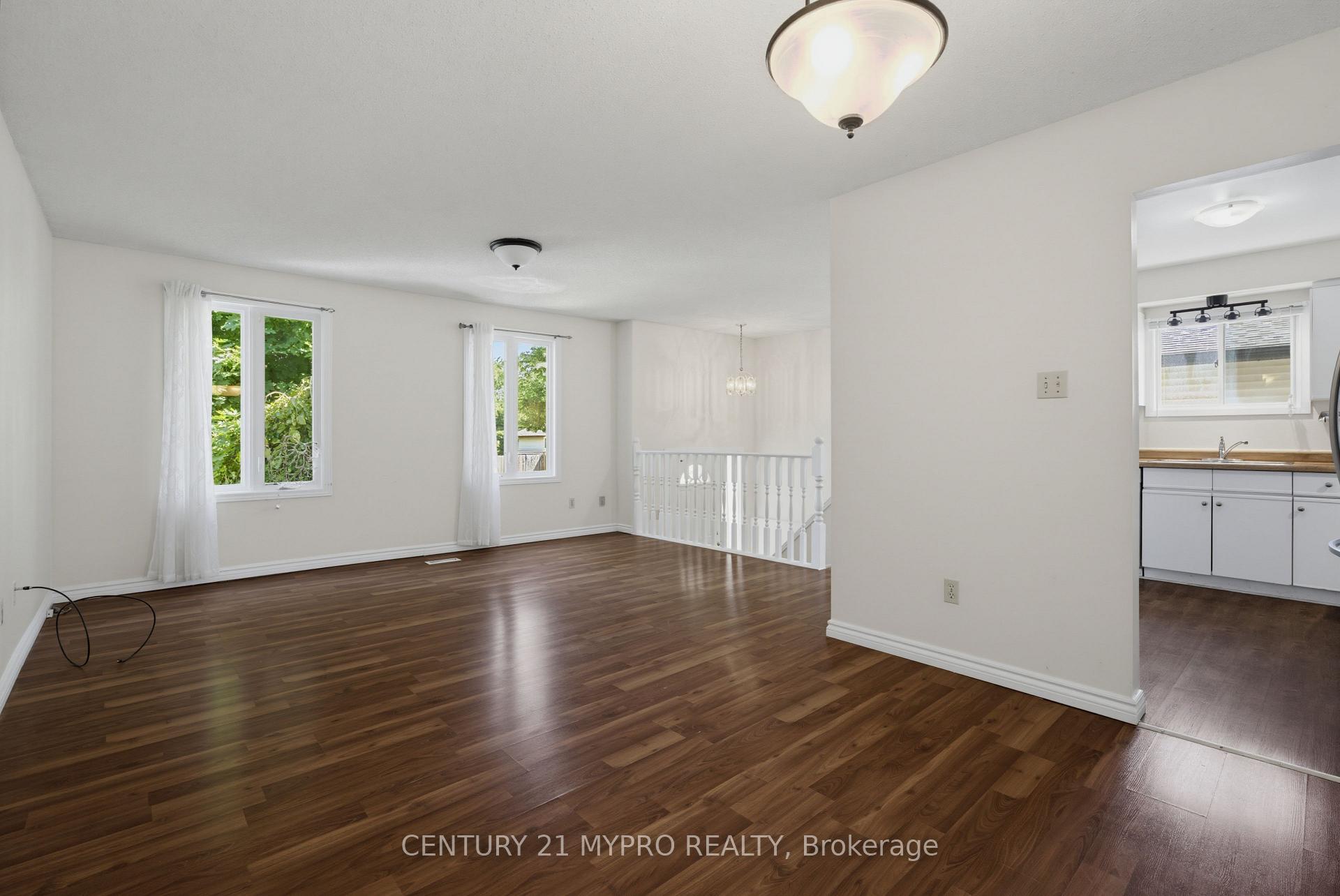 Photo 8 of 143 Ardsley Crescent, London, North I — HOMEH