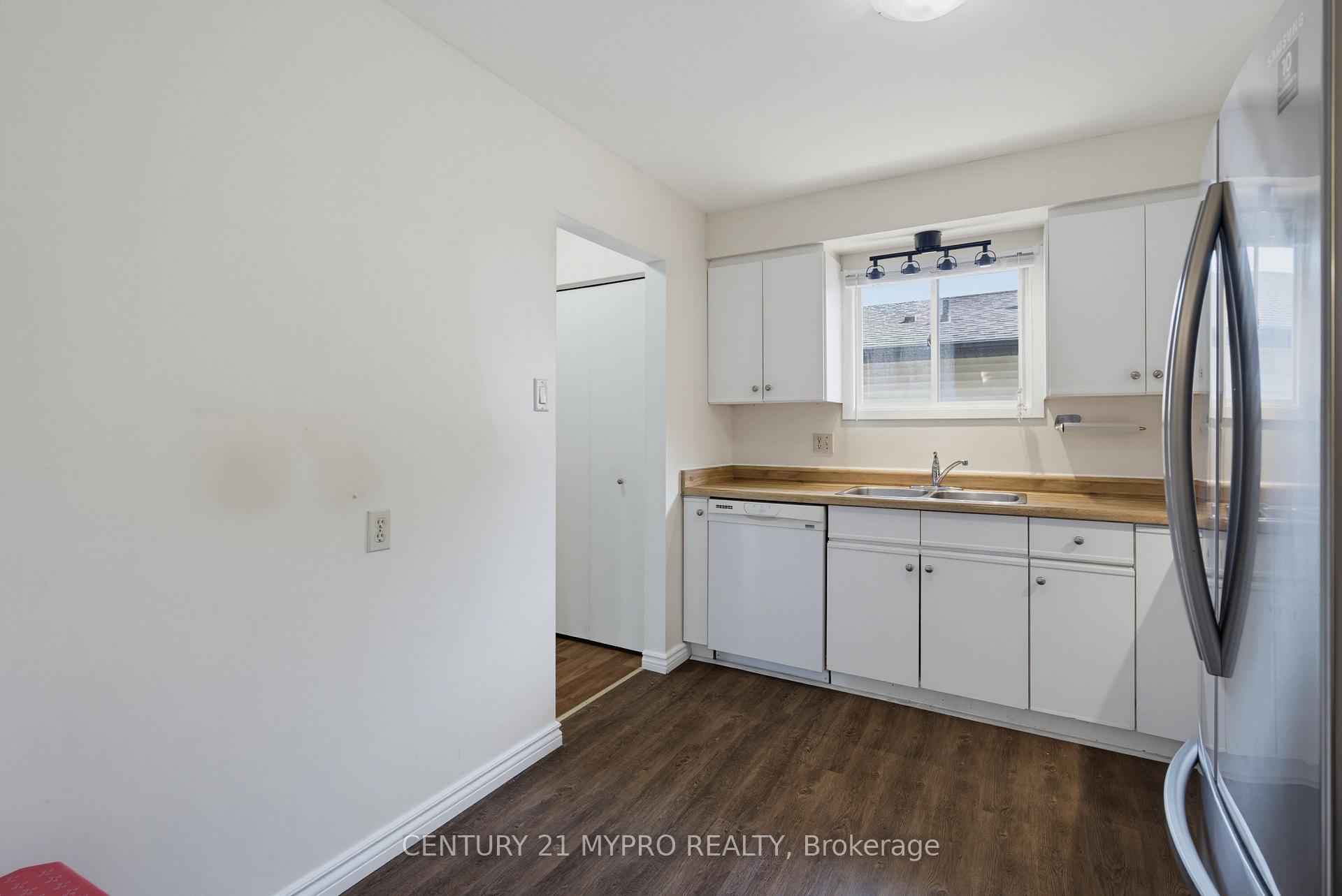 Photo 10 of 143 Ardsley Crescent, London, North I — HOMEH