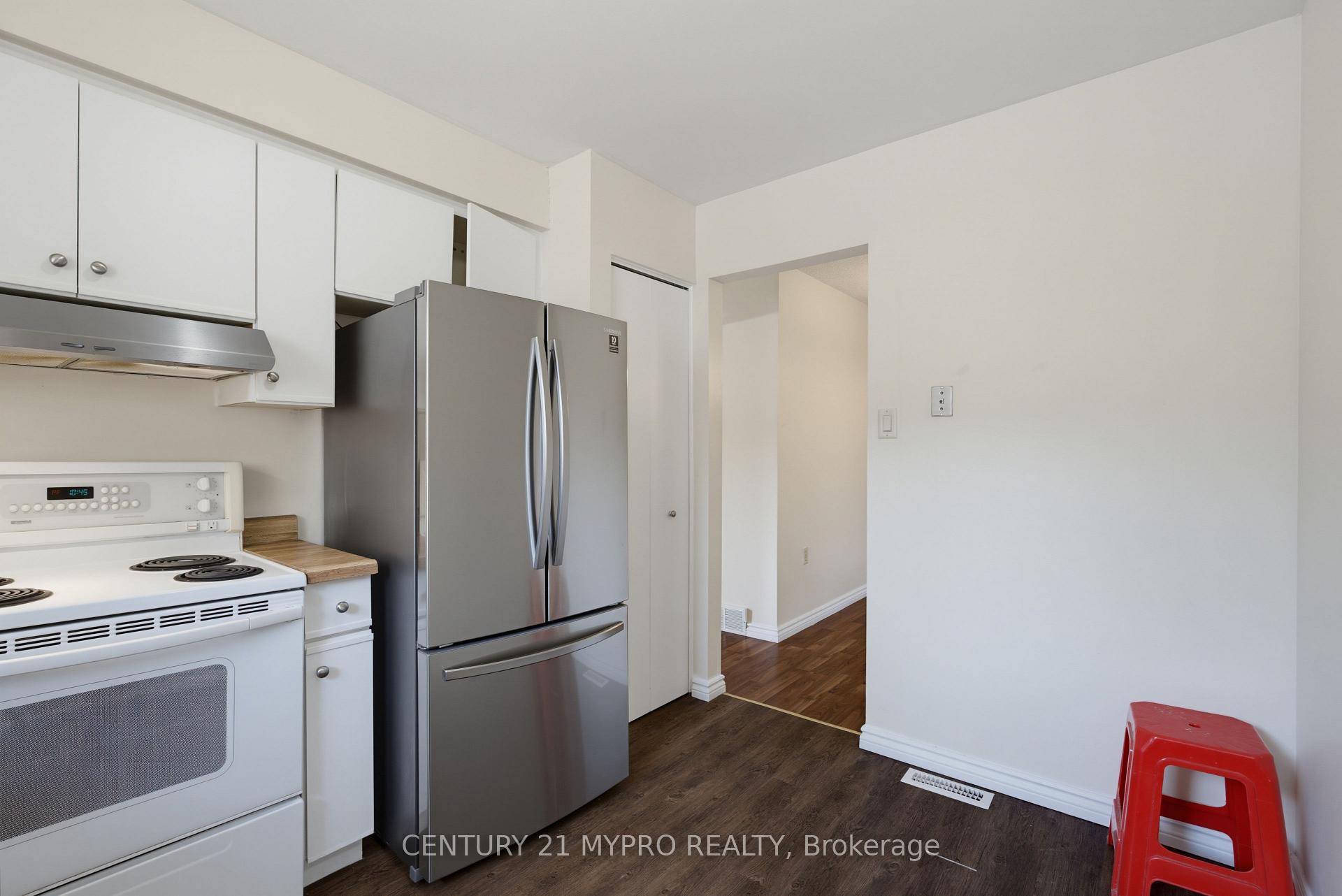 Photo 12 of 143 Ardsley Crescent, London, North I — HOMEH