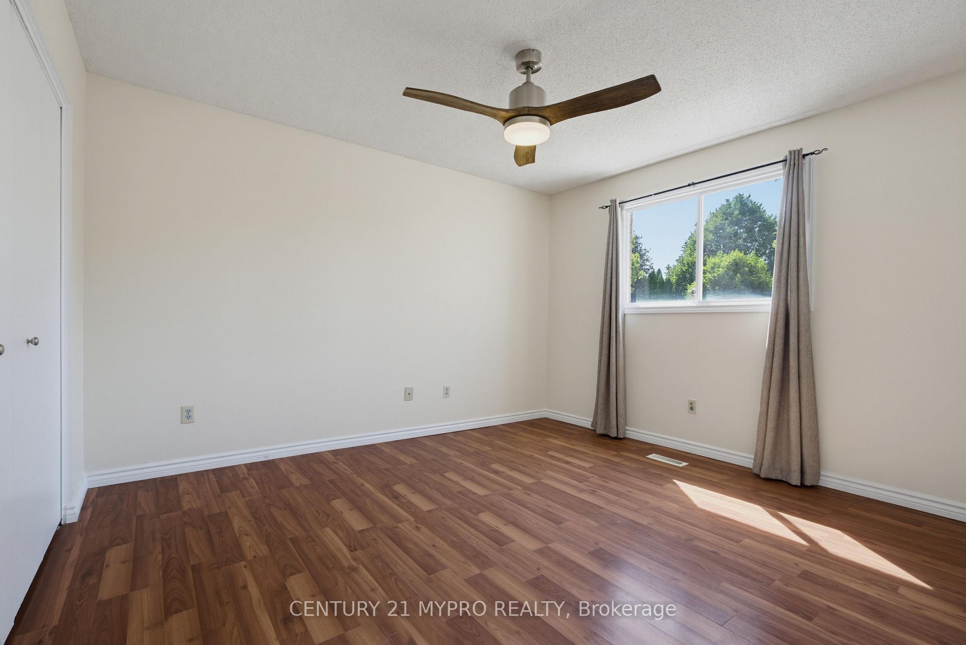 Photo 16 of 143 Ardsley Crescent, London, North I — HOMEH