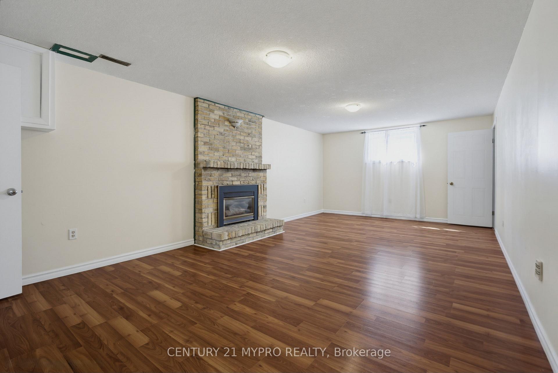 Photo 22 of 143 Ardsley Crescent, London, North I — HOMEH