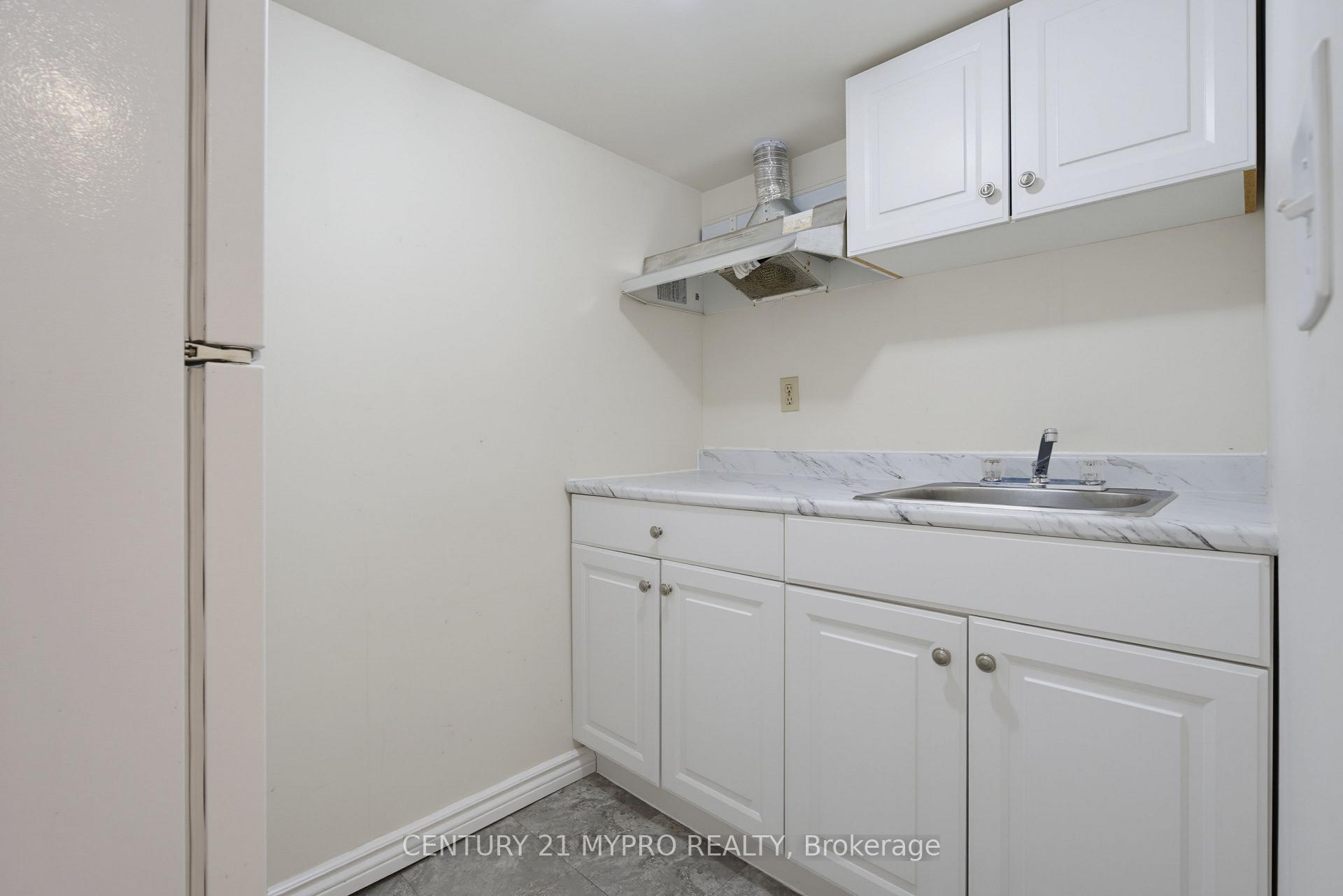 Photo 24 of 143 Ardsley Crescent, London, North I — HOMEH