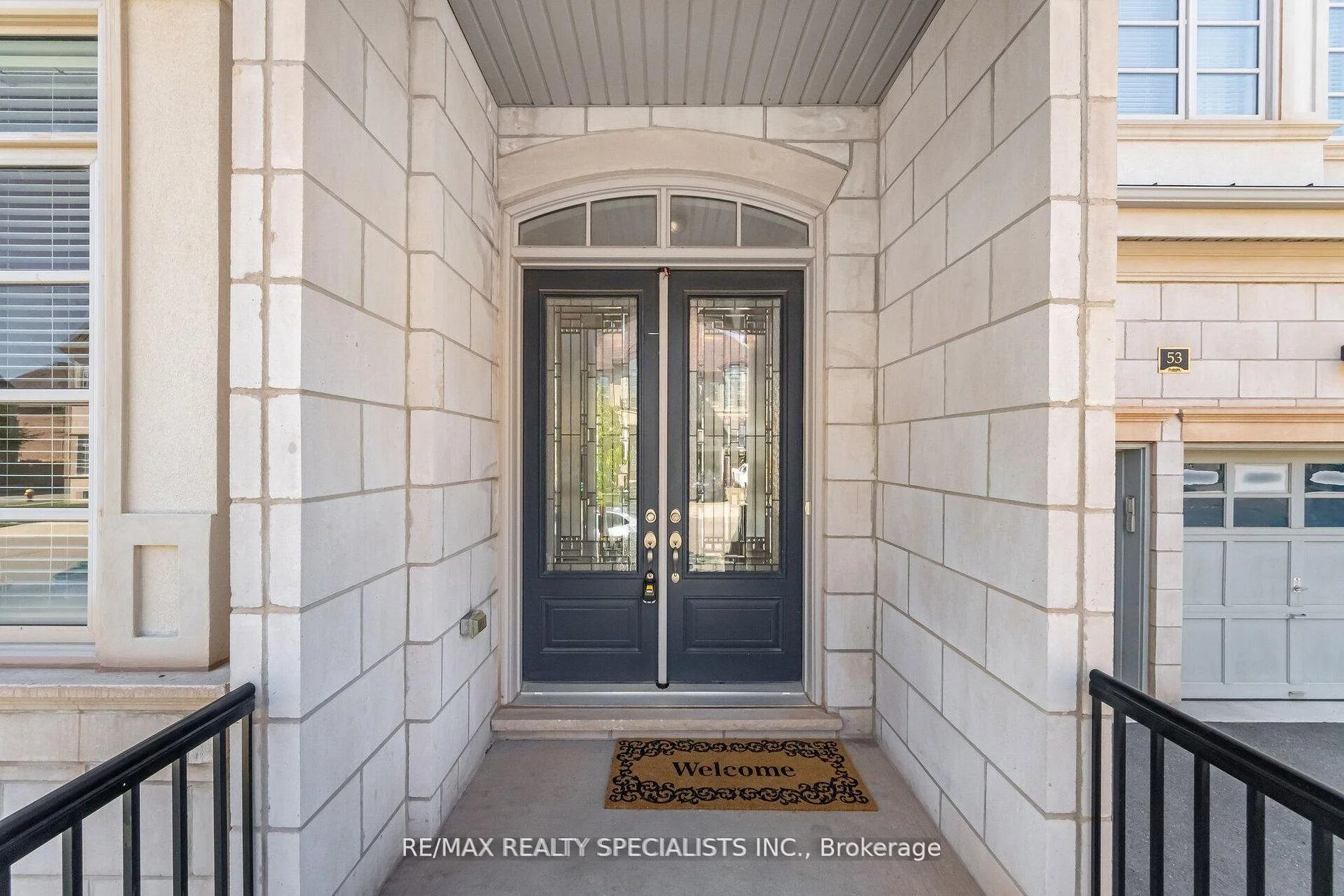 Photo 2 of 53 Threshingmills Boulevard, Oakville, River Oaks — HOMEH