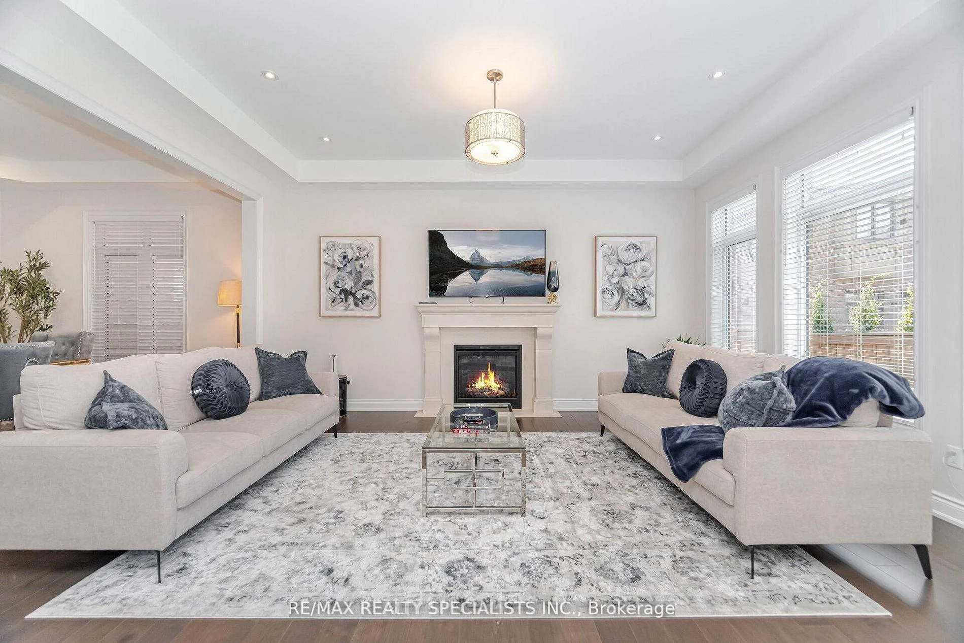 Photo 11 of 53 Threshingmills Boulevard, Oakville, River Oaks — HOMEH