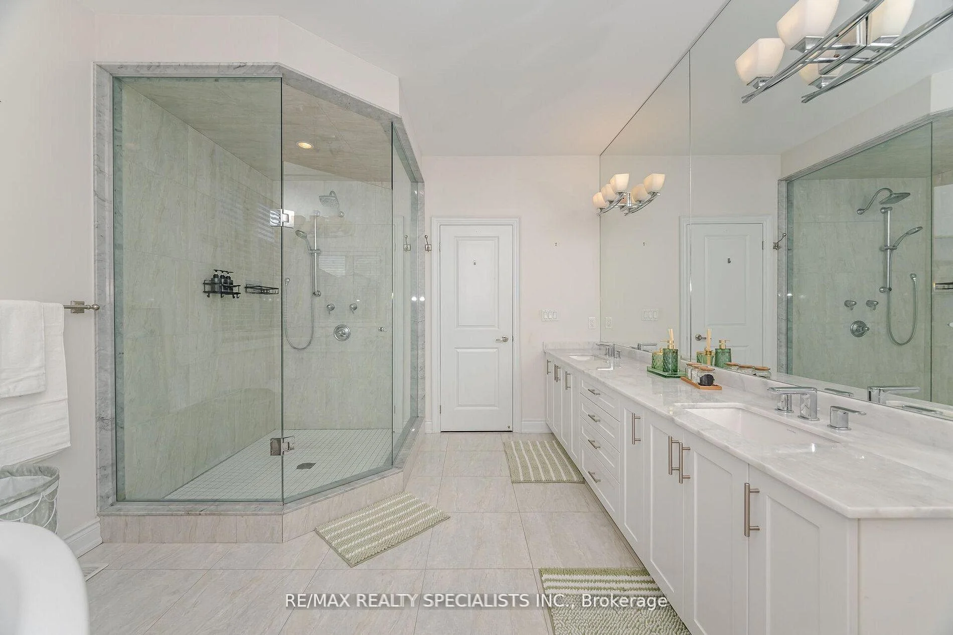 Photo 18 of 53 Threshingmills Boulevard, Oakville, River Oaks — HOMEH