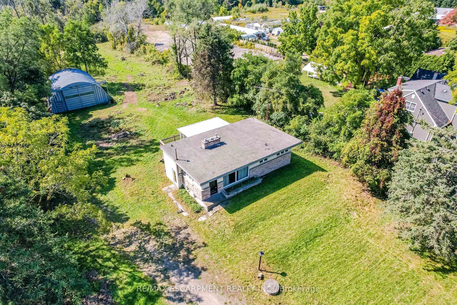 Photo 4 of 623 Robson Road, Hamilton, Waterdown — HOMEH