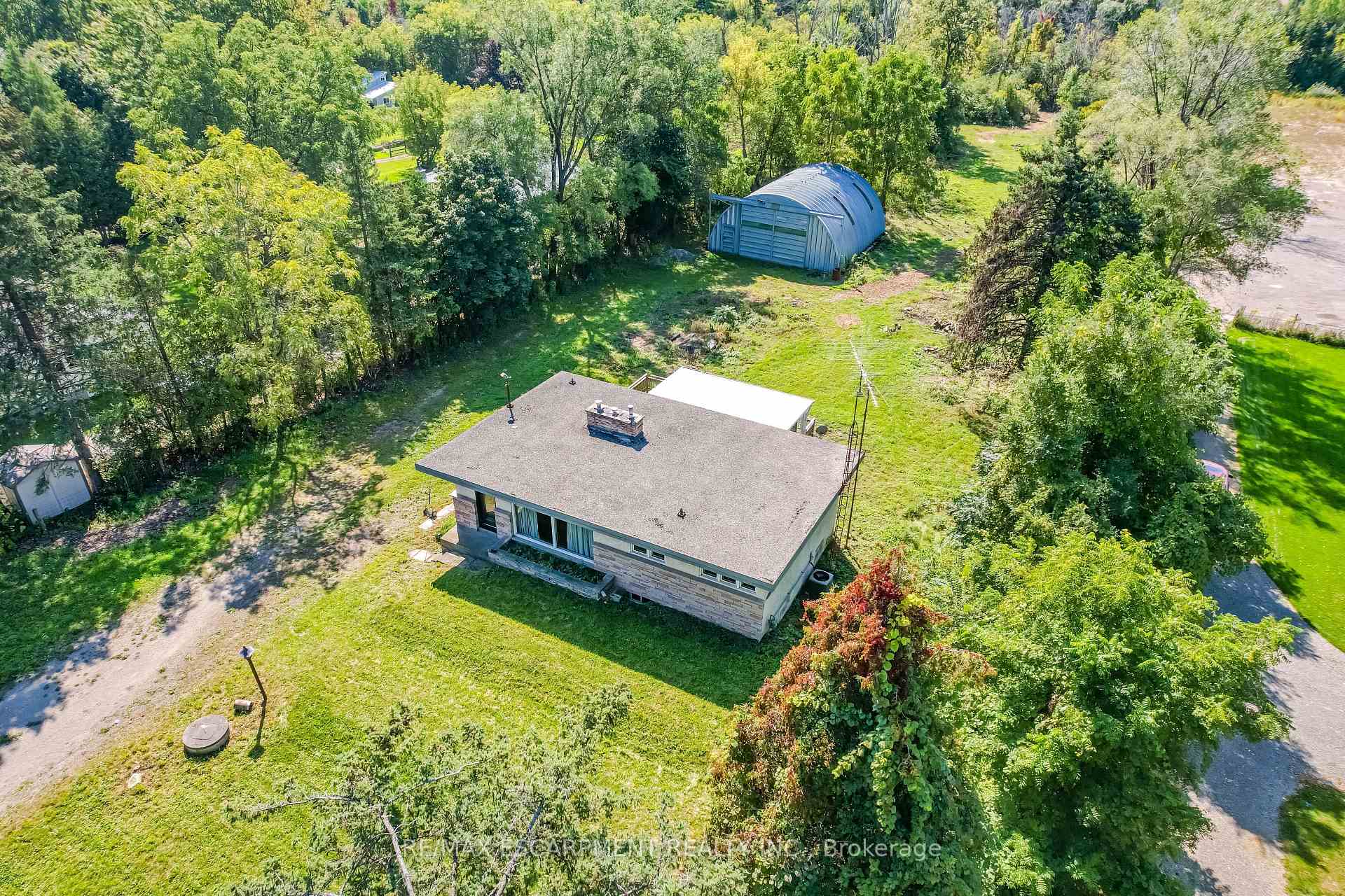 Photo 5 of 623 Robson Road, Hamilton, Waterdown — HOMEH