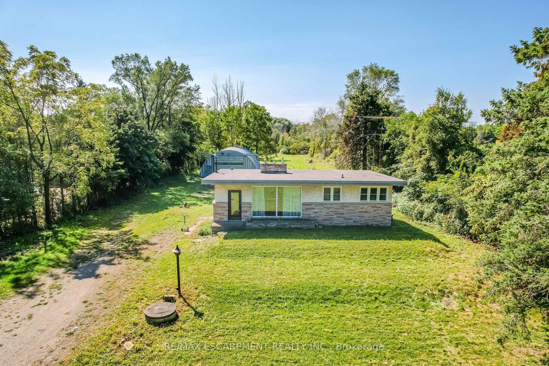 Photo 6 of 623 Robson Road, Hamilton, Waterdown — HOMEH