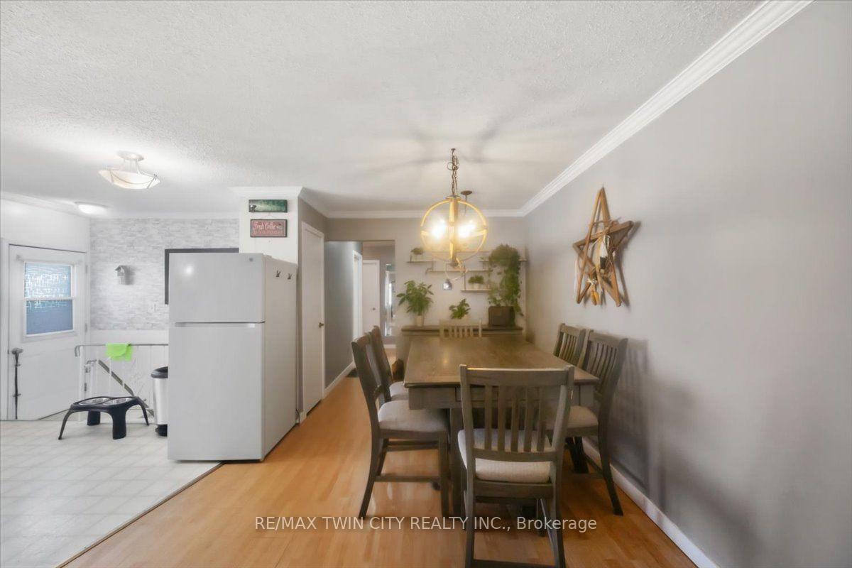 Photo 17 of 16 Palomino Drive, Brantford, Lynden Hills — HOMEH