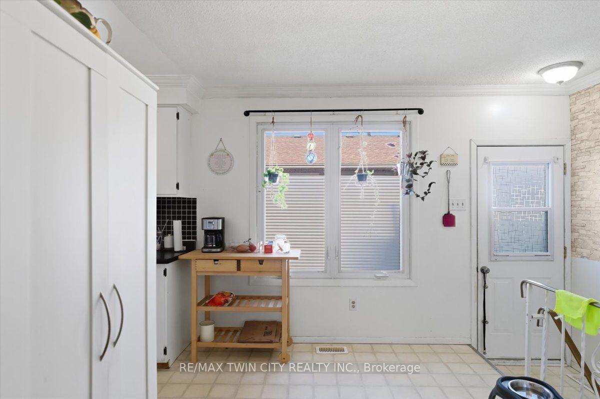 Photo 20 of 16 Palomino Drive, Brantford, Lynden Hills — HOMEH