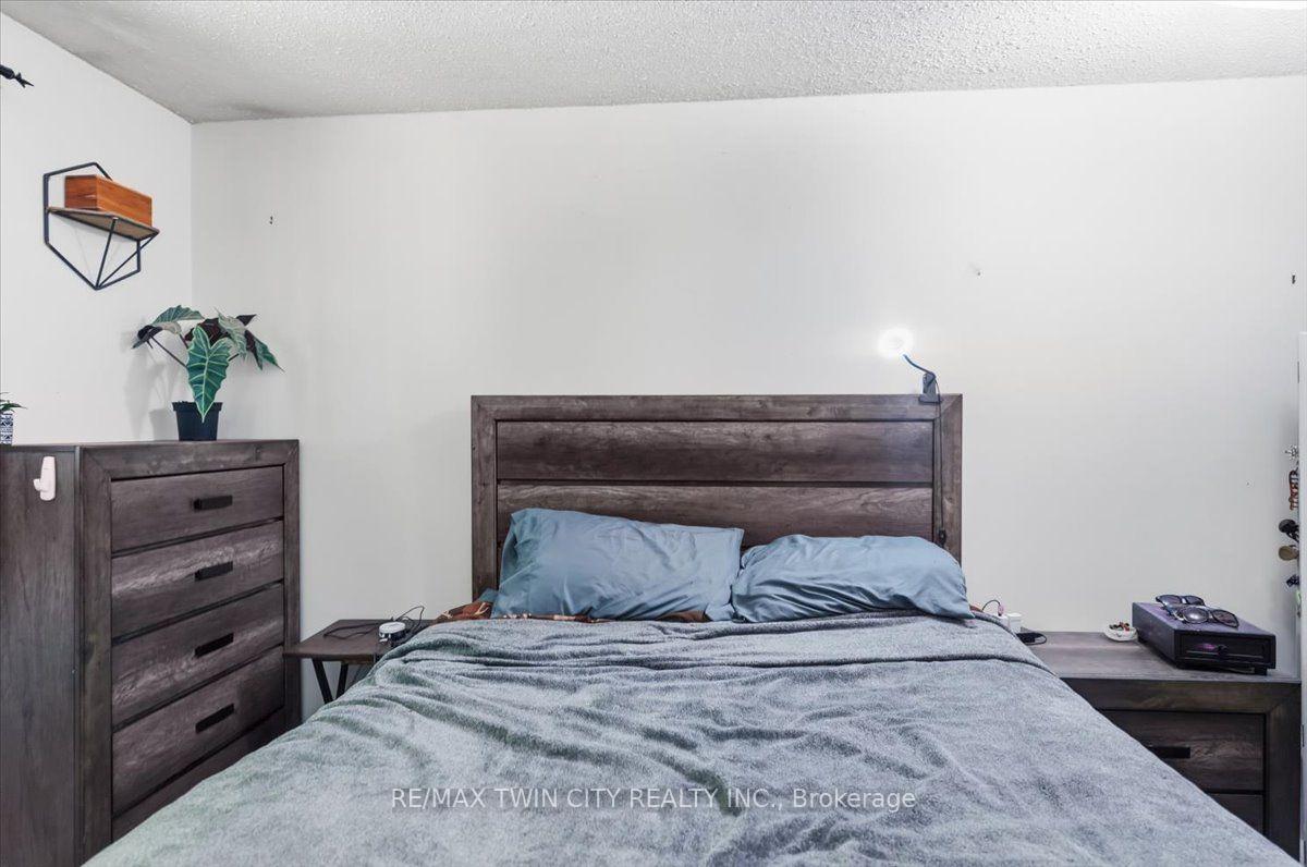 Photo 23 of 16 Palomino Drive, Brantford, Lynden Hills — HOMEH