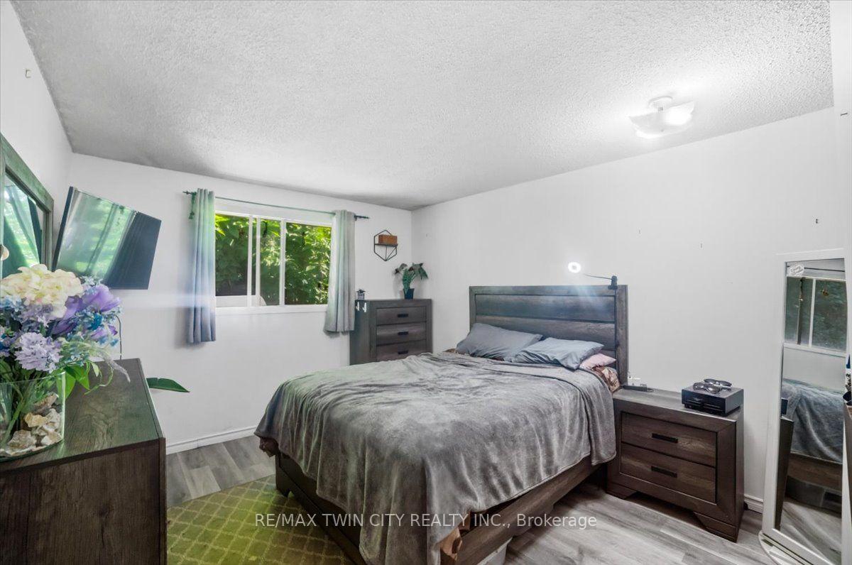 Photo 24 of 16 Palomino Drive, Brantford, Lynden Hills — HOMEH