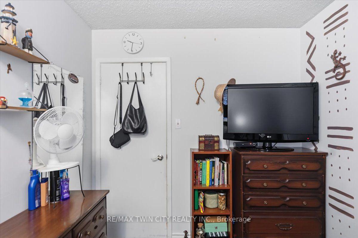 Photo 29 of 16 Palomino Drive, Brantford, Lynden Hills — HOMEH