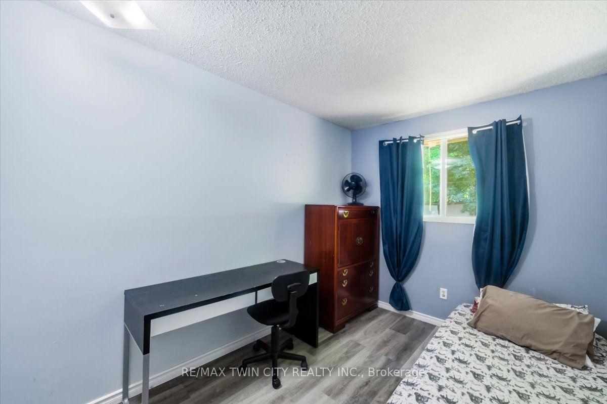 Photo 30 of 16 Palomino Drive, Brantford, Lynden Hills — HOMEH